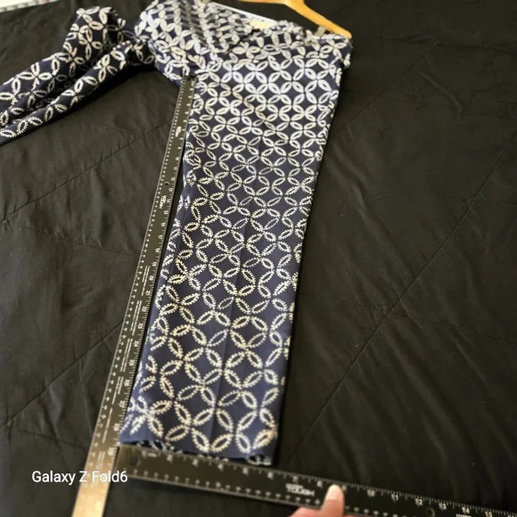 Michael Michael Kors Women’s Pants Size 12 Navy White Geometric Print Ankle Slim - Picture 4 of 7